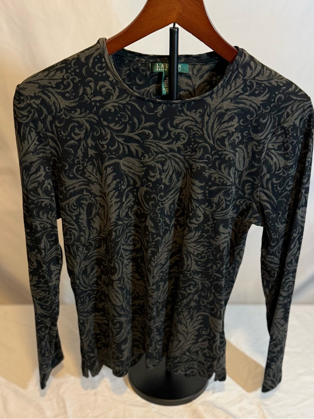 Ralph Lauren Black and Green Long Sleeve Cotton Top with a Botanical Print (TT)